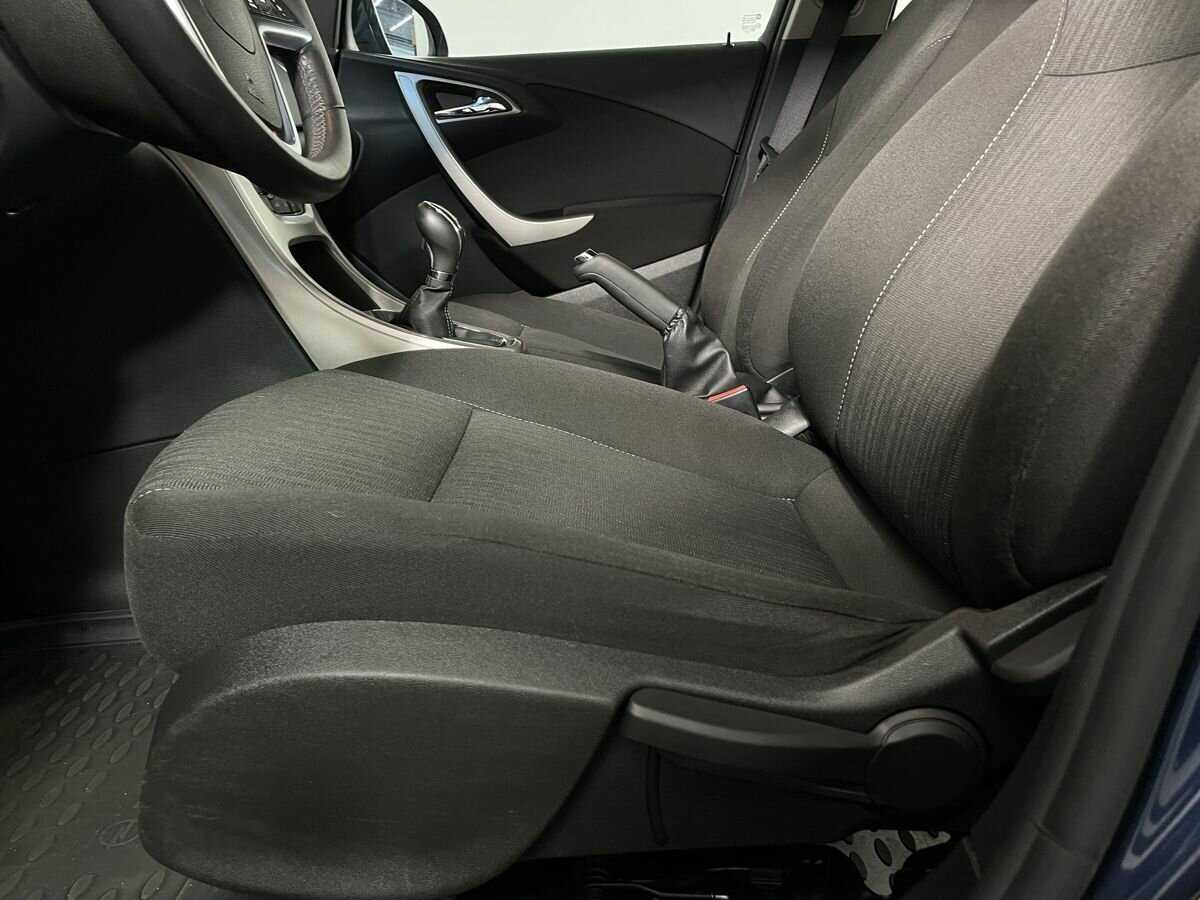 Opel Astra с пробегом — 2010 год. Фото: #9