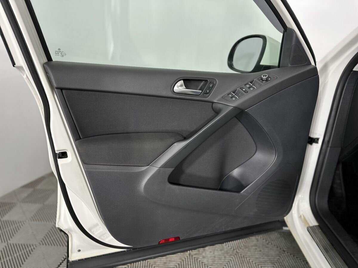 Volkswagen Tiguan с пробегом — 2011 год. Фото: #7