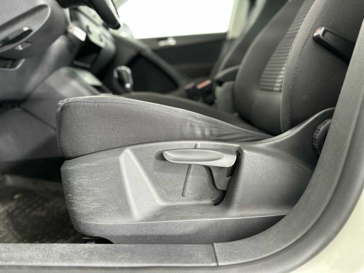 Volkswagen Tiguan с пробегом — 2011 год. Фото: #9