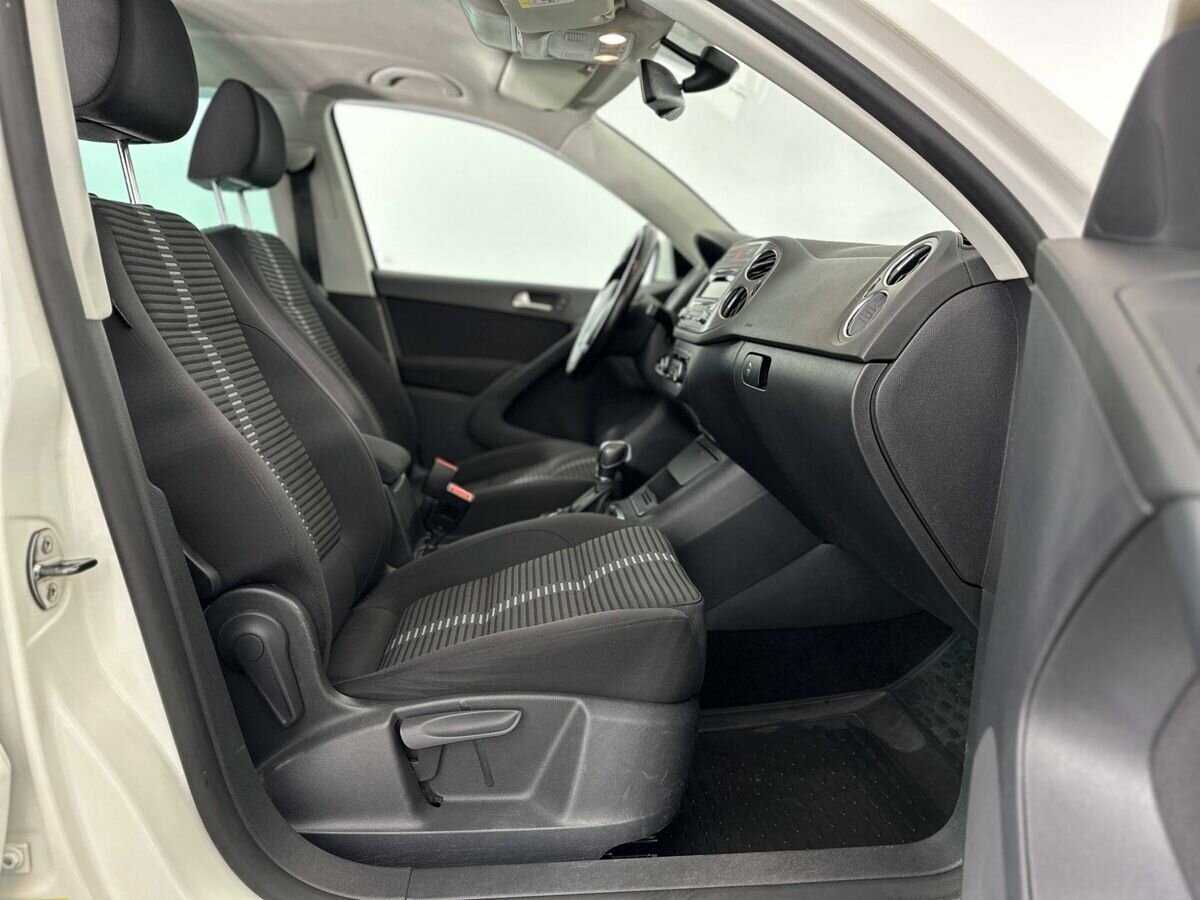 Volkswagen Tiguan с пробегом — 2011 год. Фото: #13