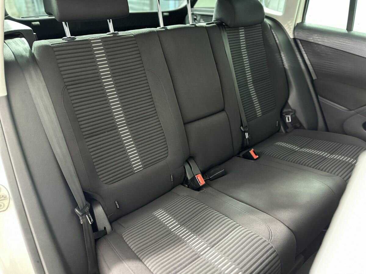 Volkswagen Tiguan с пробегом — 2011 год. Фото: #14