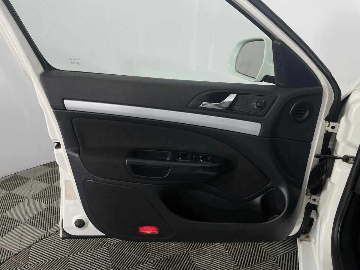 Skoda Octavia с пробегом — 2011 год. Фото: #7