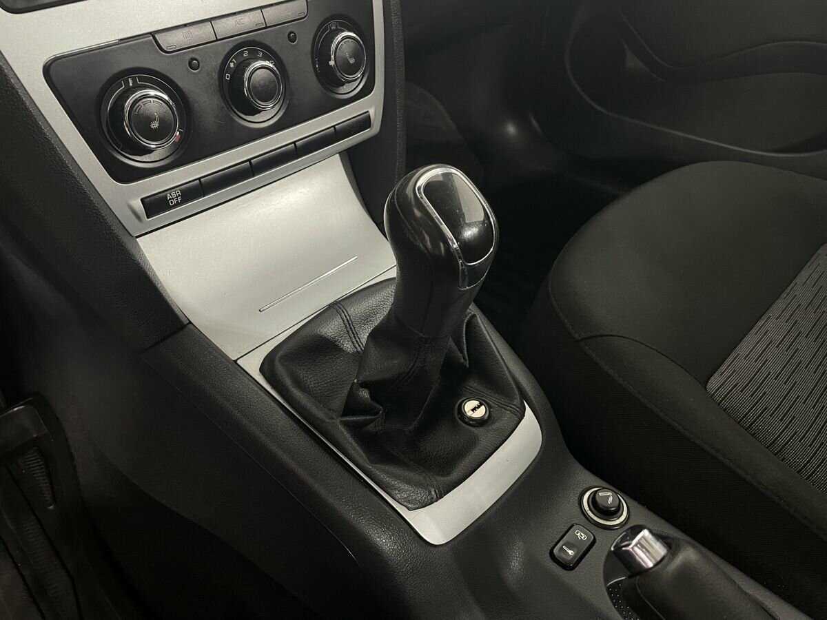 Skoda Octavia с пробегом — 2011 год. Фото: #12