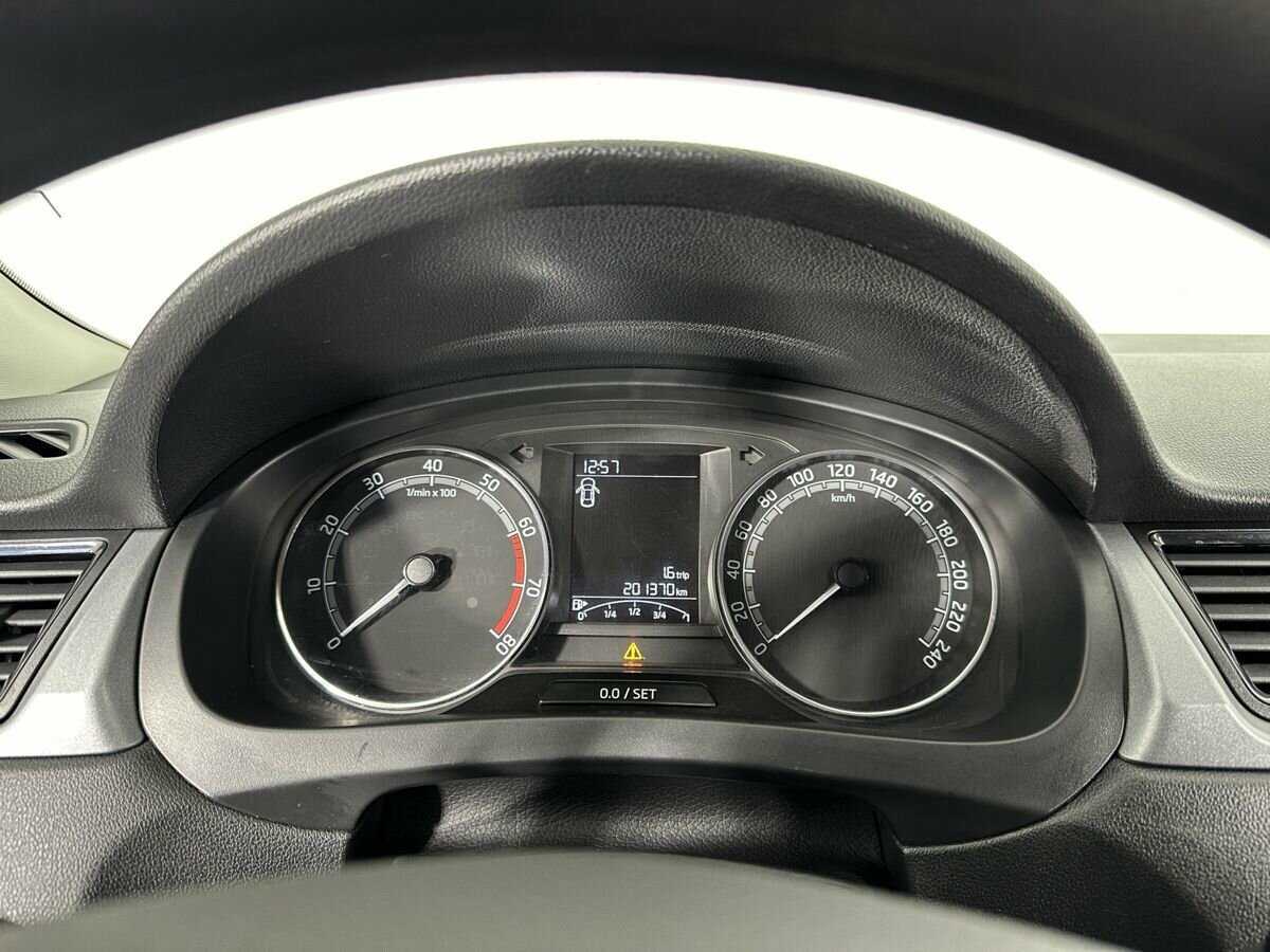 Skoda Rapid с пробегом — 2018 год. Фото: #10