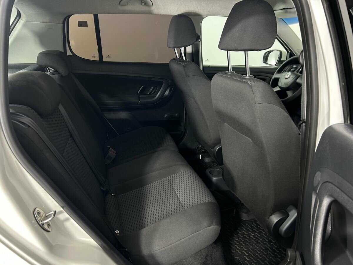 Skoda Fabia с пробегом — 2011 год. Фото: #15