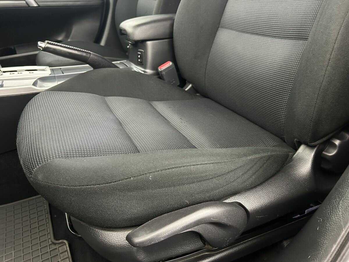 Mazda 6 с пробегом — 2005 год. Фото: #9