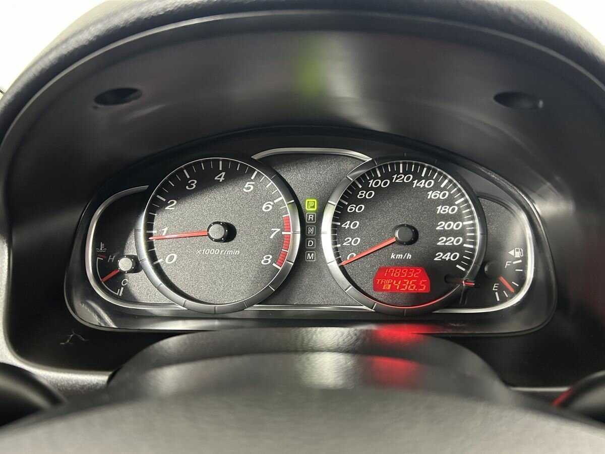 Mazda 6 с пробегом — 2005 год. Фото: #10