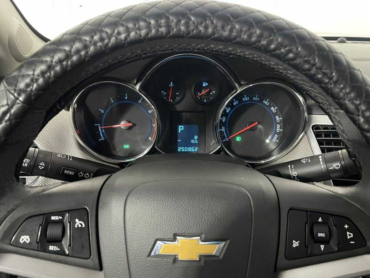 Chevrolet Cruze с пробегом — 2010 год. Фото: #10