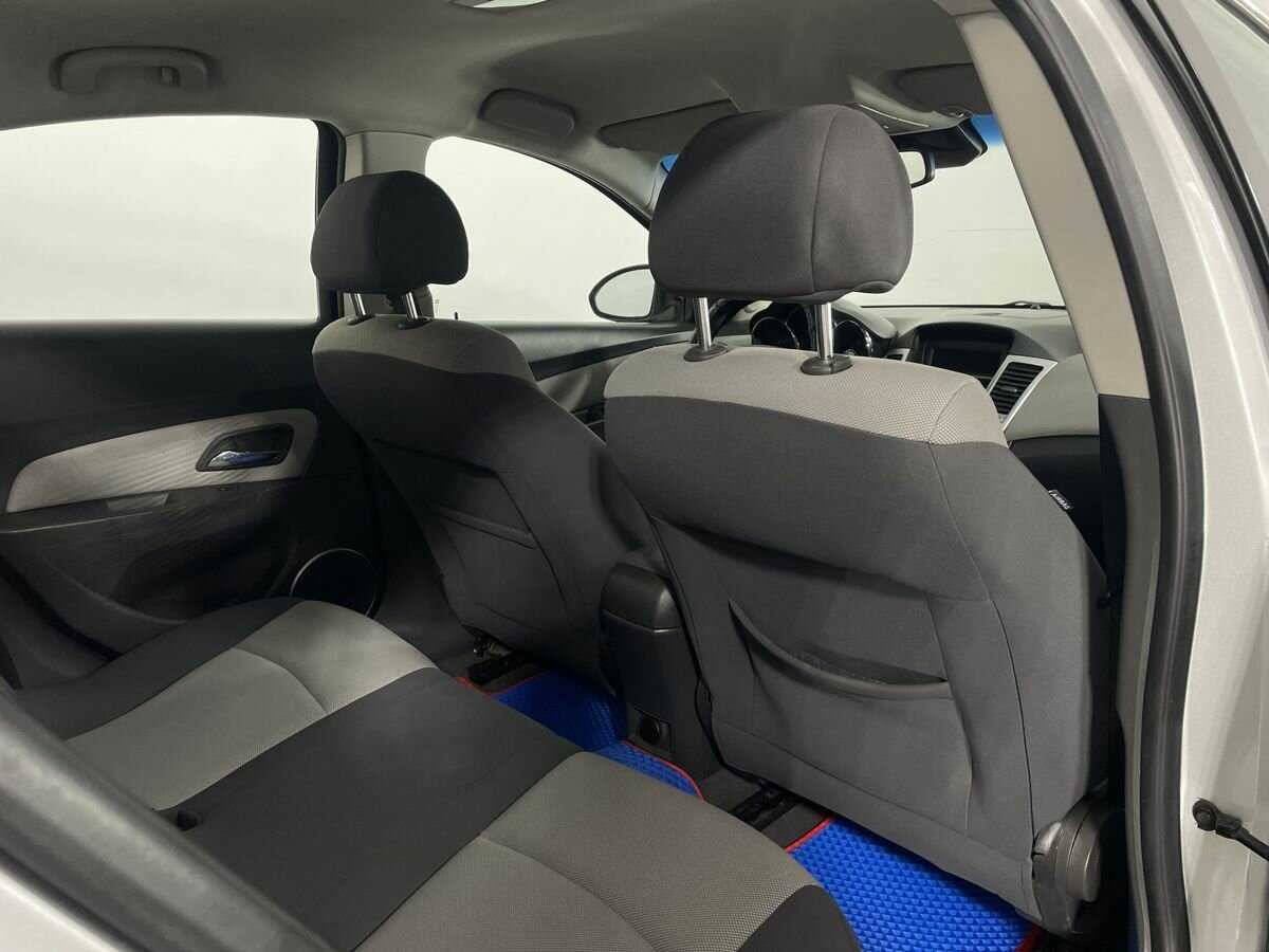 Chevrolet Cruze с пробегом — 2010 год. Фото: #15
