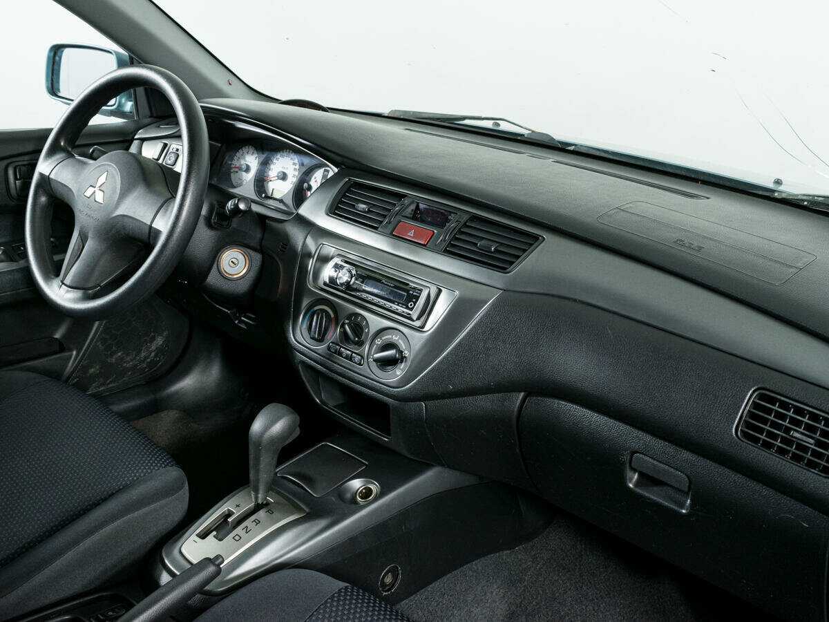 Mitsubishi Lancer с пробегом — 2006 год. Фото: #8