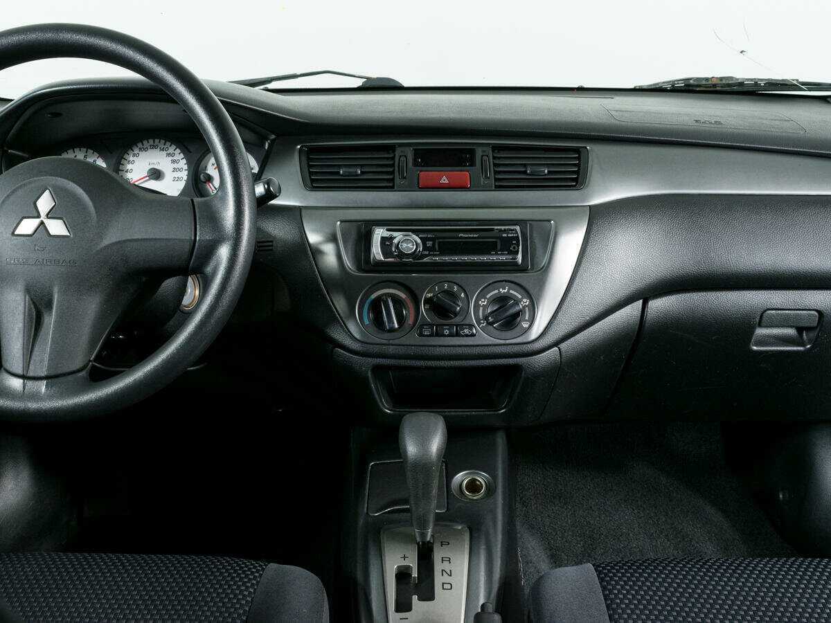 Mitsubishi Lancer с пробегом — 2006 год. Фото: #9