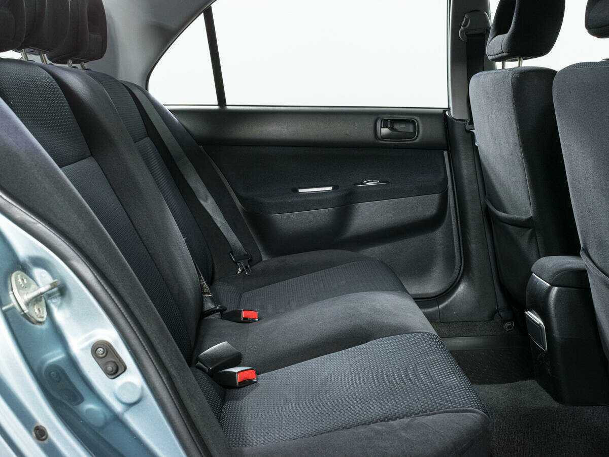 Mitsubishi Lancer с пробегом — 2006 год. Фото: #11