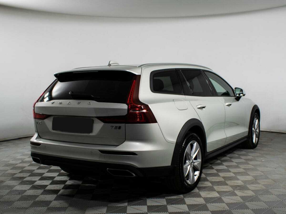 Volvo V60 Cross Country с пробегом — 2019 год. Фото: #4