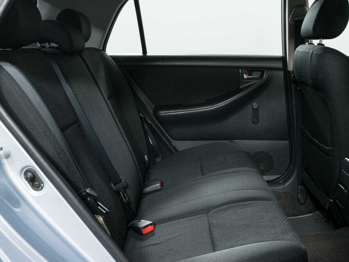 Toyota Corolla с пробегом — 2004 год. Фото: #9