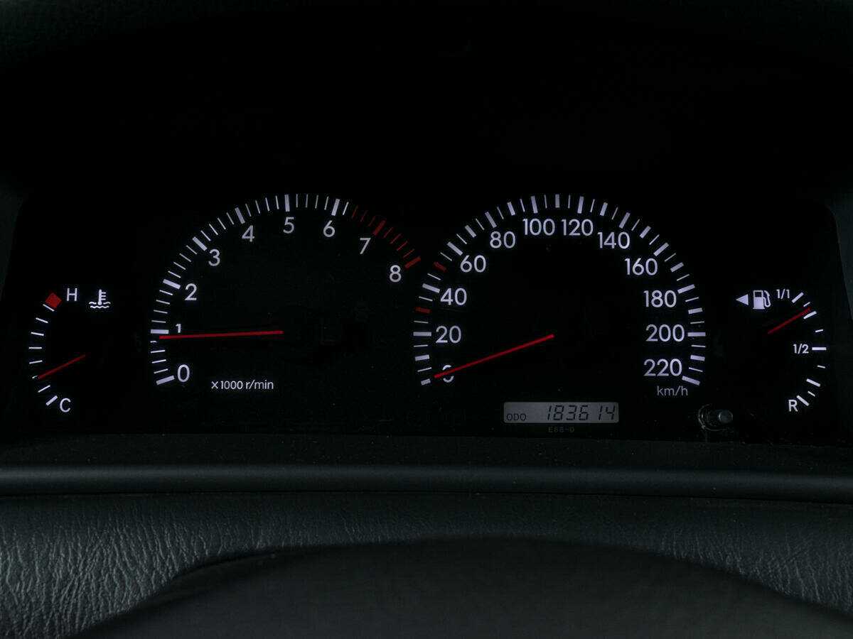 Toyota Corolla с пробегом — 2004 год. Фото: #10