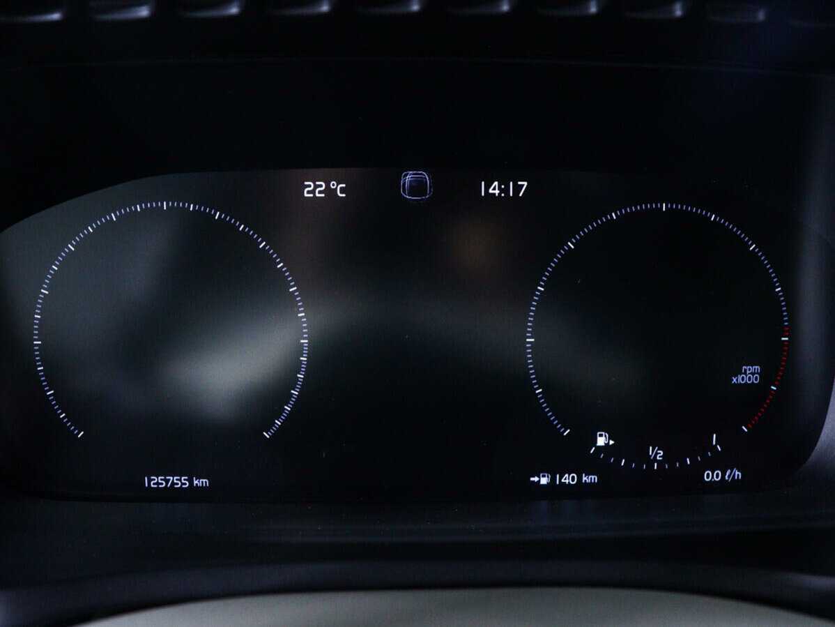 Volvo XC90 с пробегом — 2017 год. Фото: #10