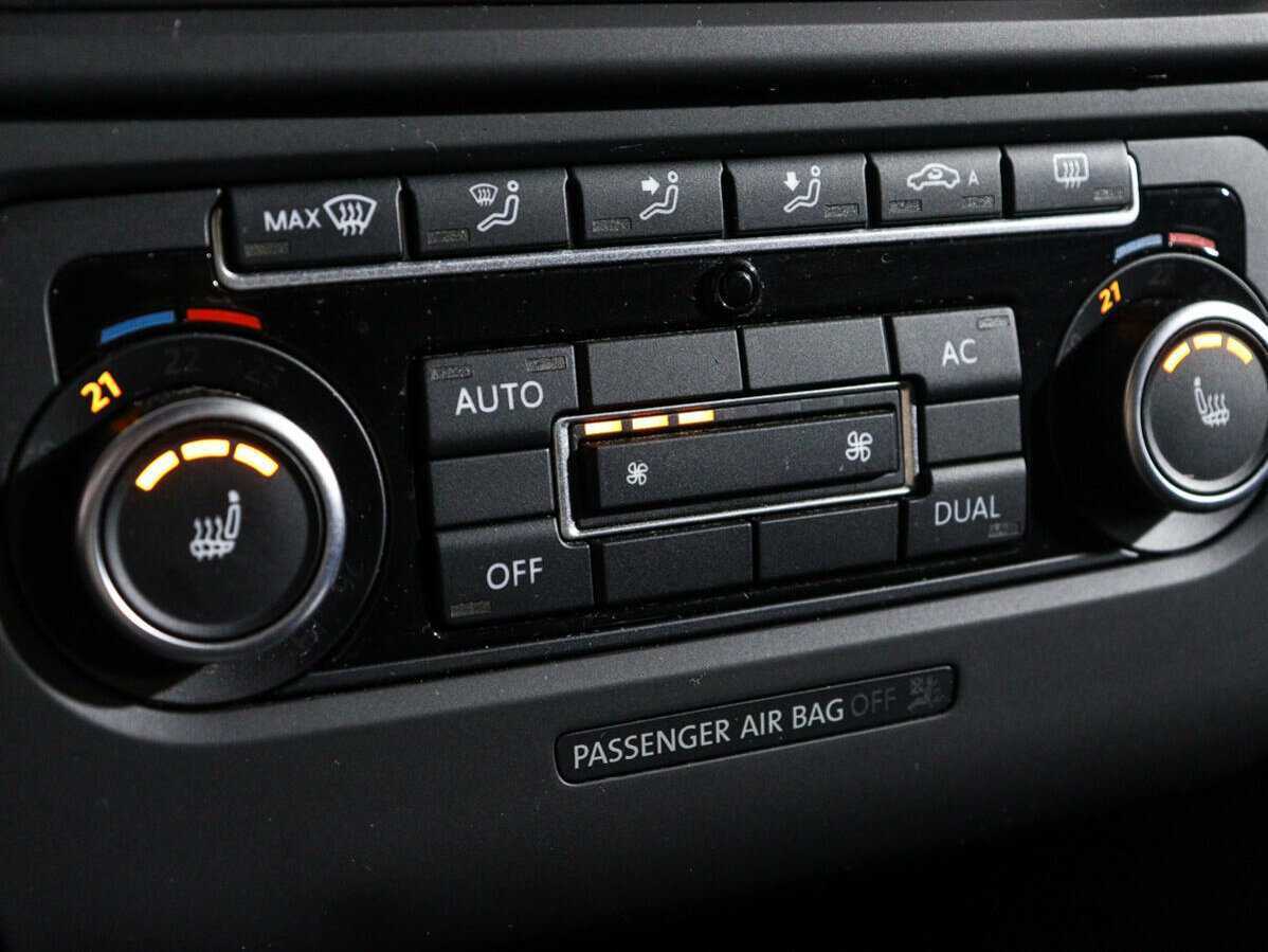 Volkswagen Golf с пробегом — 2012 год. Фото: #13