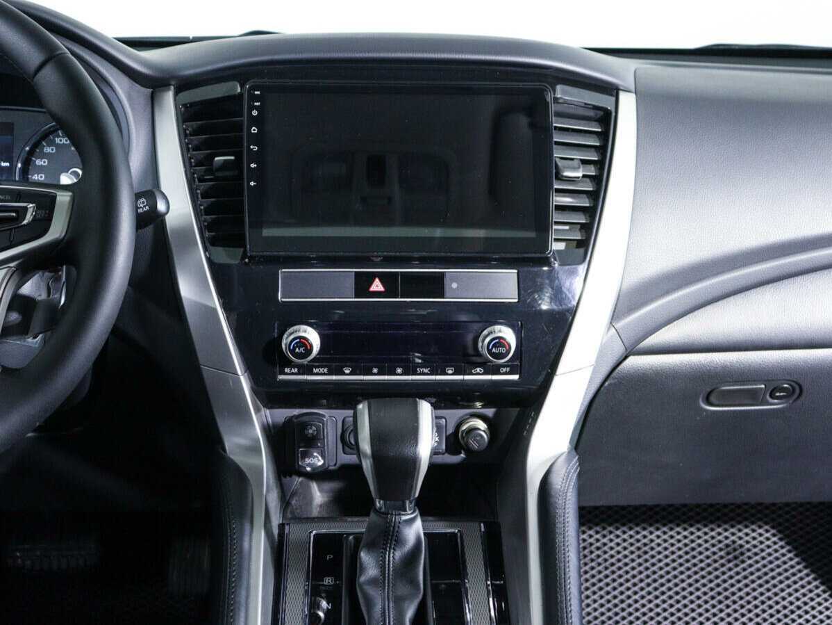 Mitsubishi Pajero Sport с пробегом — 2020 год. Фото: #10