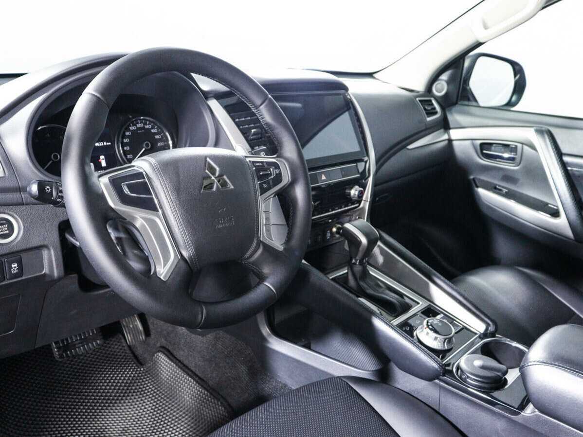 Mitsubishi Pajero Sport с пробегом — 2020 год. Фото: #11
