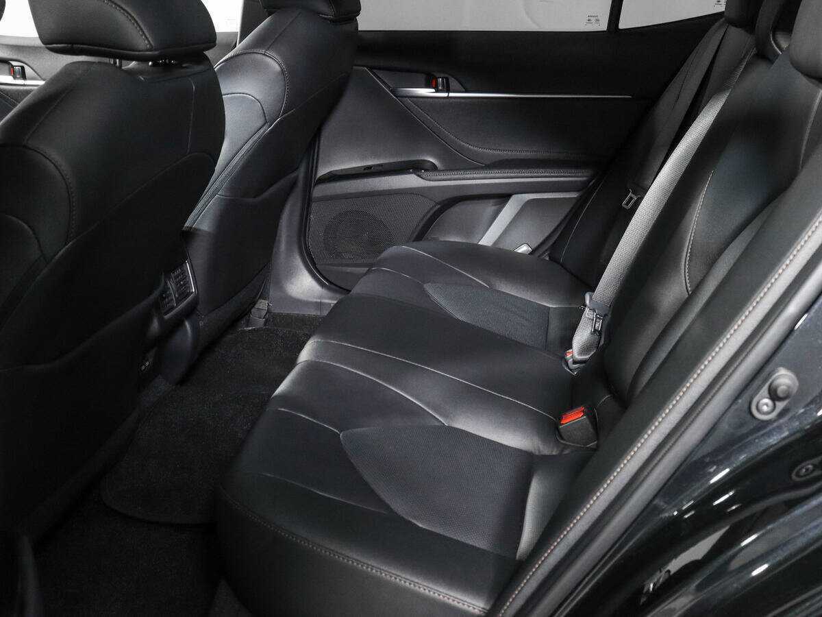 Toyota Camry с пробегом — 2023 год. Фото: #9