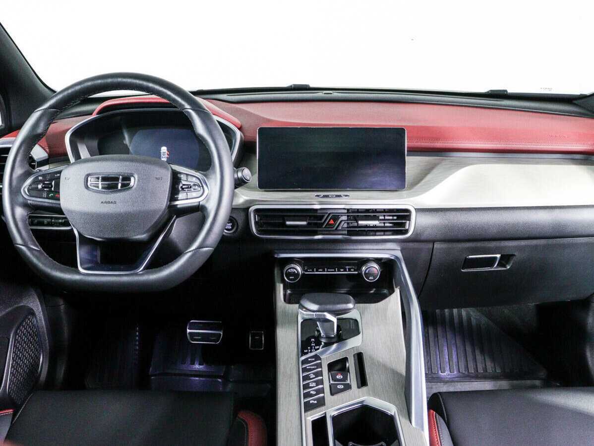 Geely Coolray с пробегом — 2023 год. Фото: #9