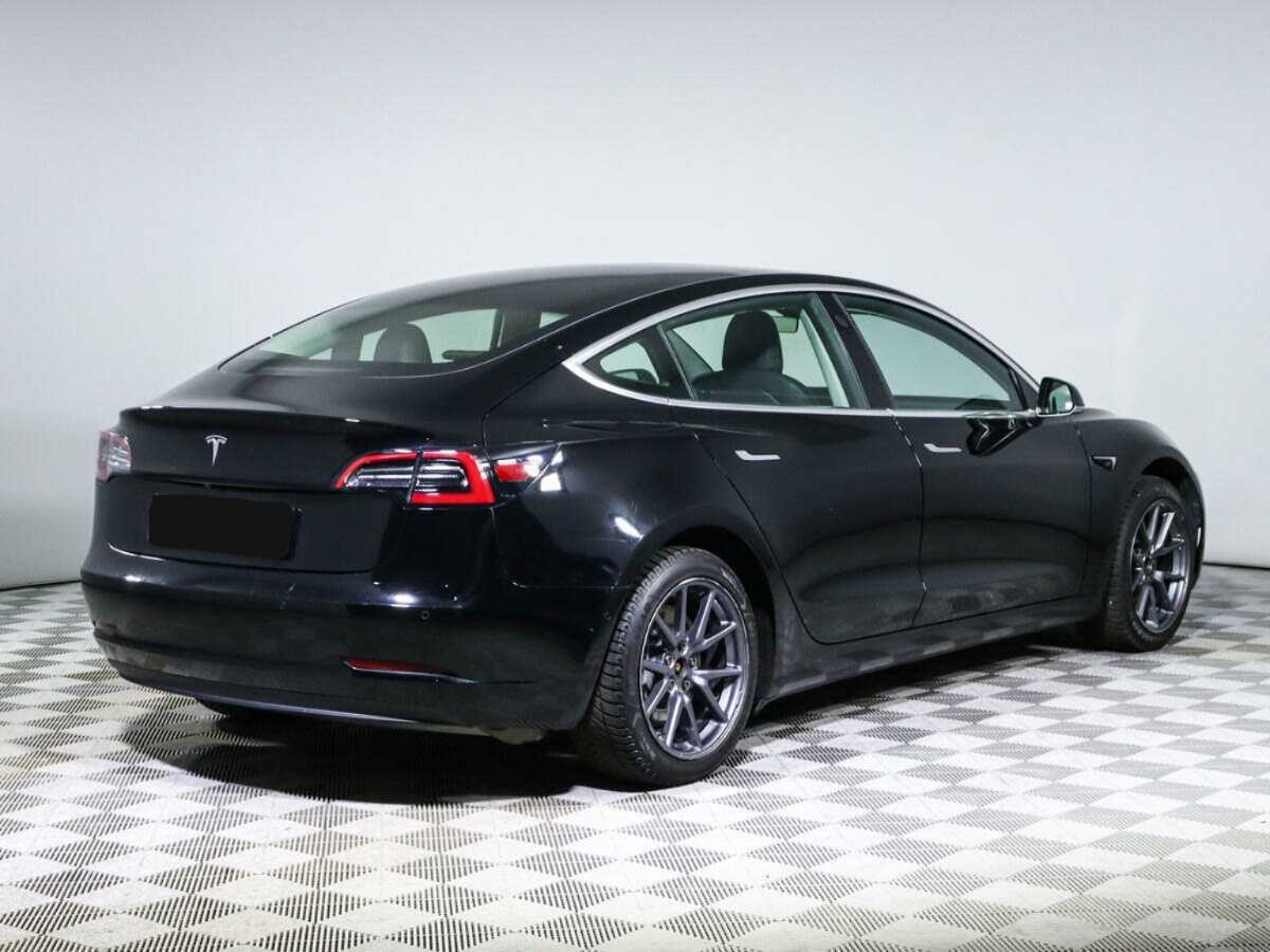 Tesla Model 3 с пробегом — 2018 год. Фото: #3