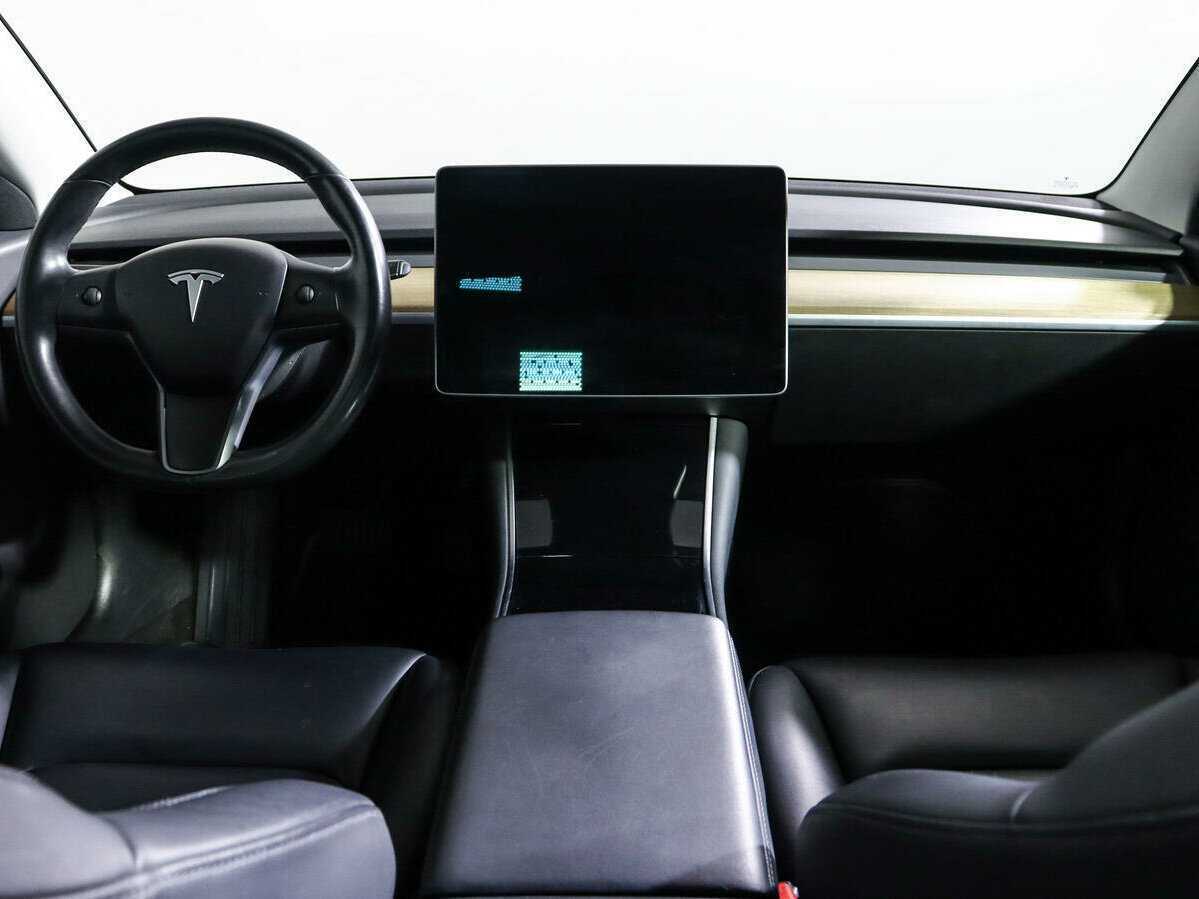 Tesla Model 3 с пробегом — 2018 год. Фото: #9