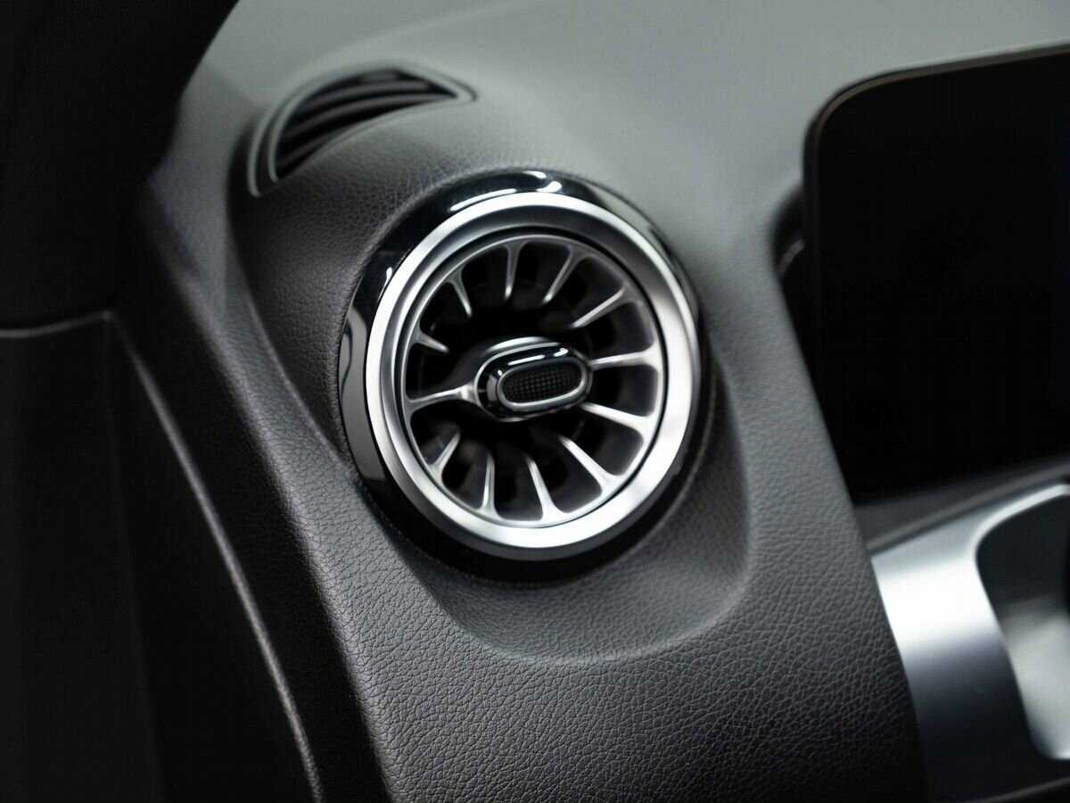 Mercedes-Benz GLB с пробегом — 2021 год. Фото: #18