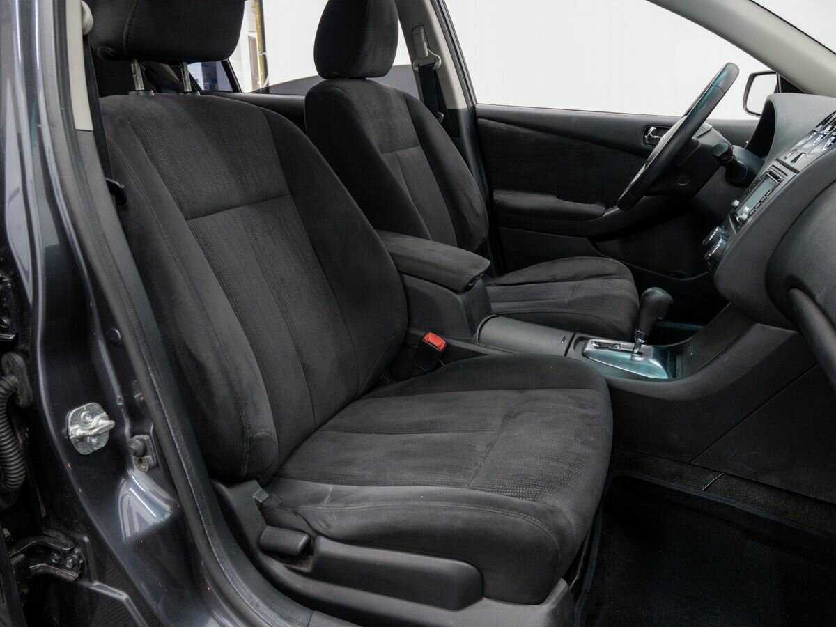 Nissan Altima с пробегом — 2012 год. Фото: #7