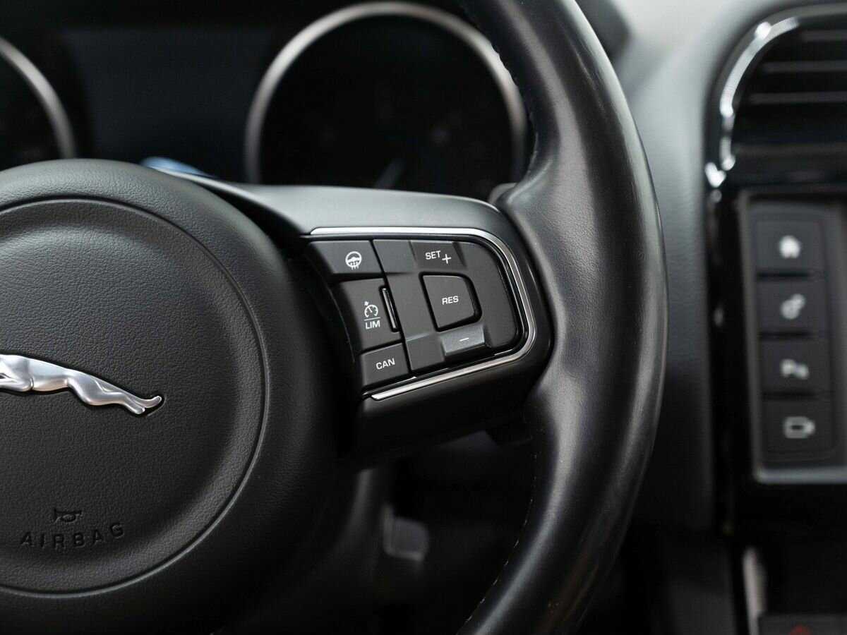 Jaguar F-Pace с пробегом — 2017 год. Фото: #13