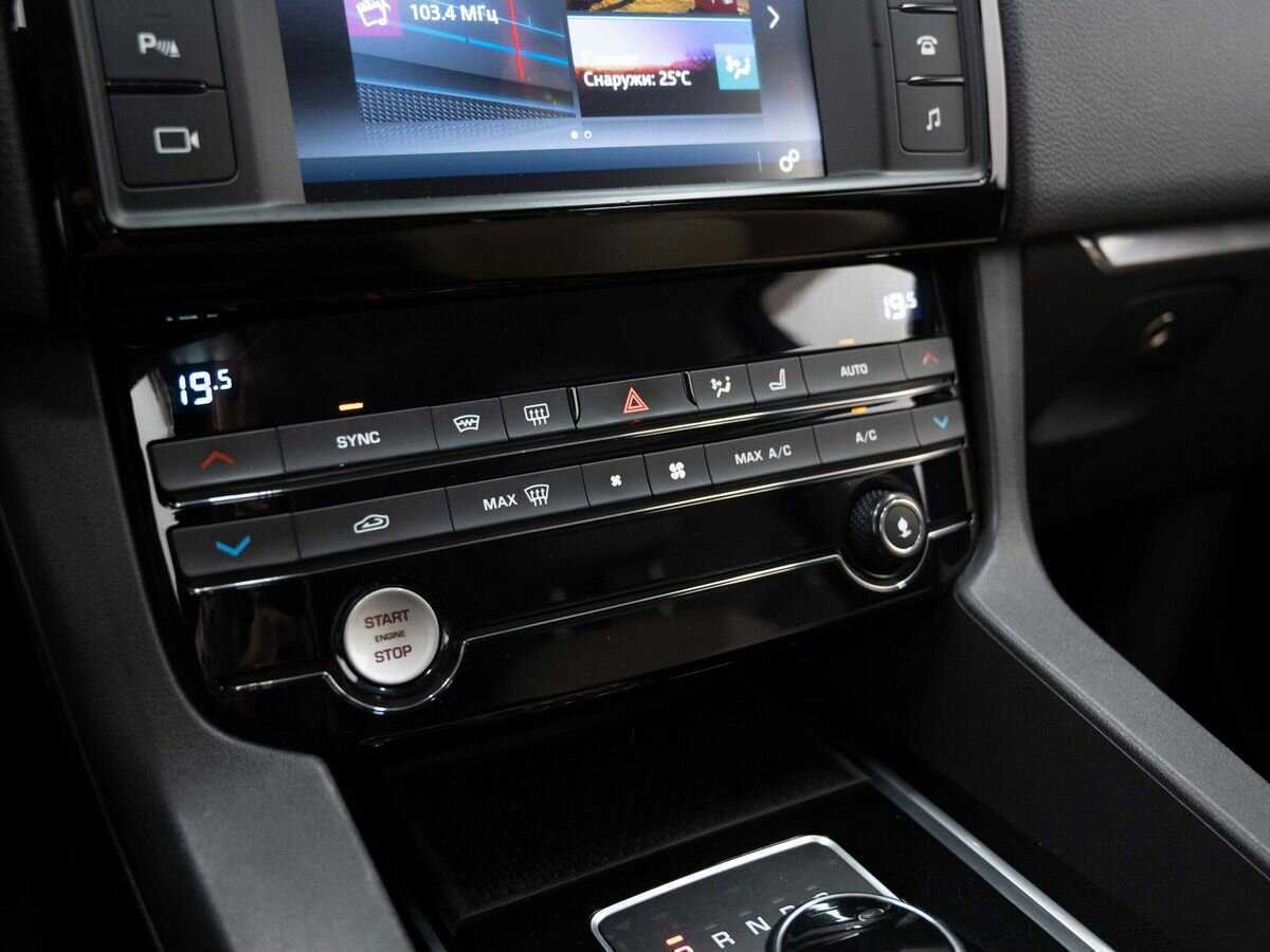 Jaguar F-Pace с пробегом — 2017 год. Фото: #18