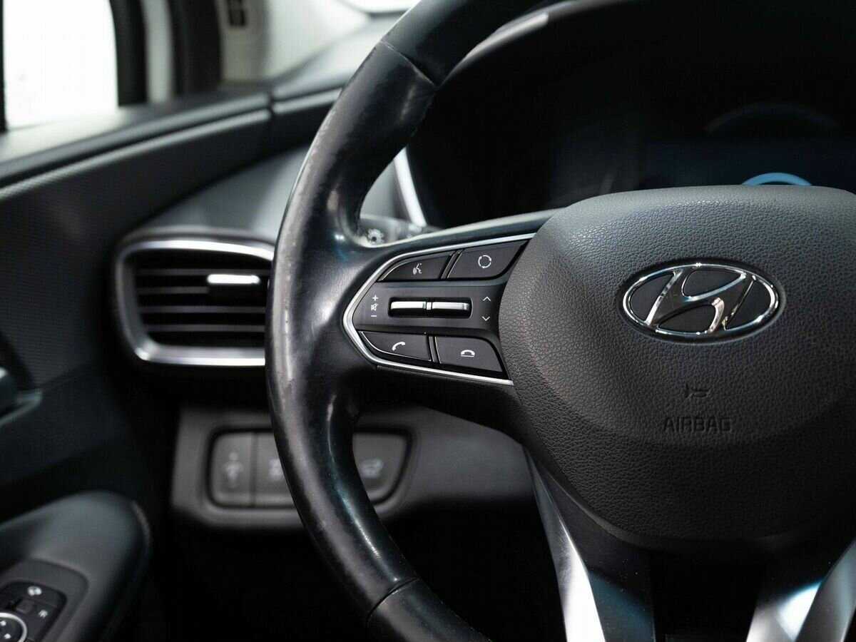 Hyundai Santa Fe с пробегом — 2019 год. Фото: #14