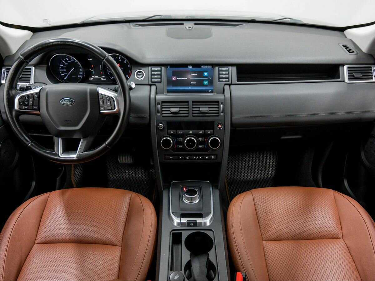 Land Rover Discovery Sport с пробегом — 2015 год. Фото: #9