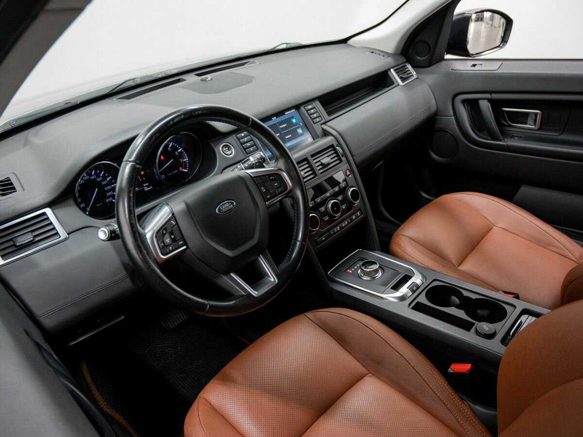 Land Rover Discovery Sport с пробегом — 2015 год. Фото: #12
