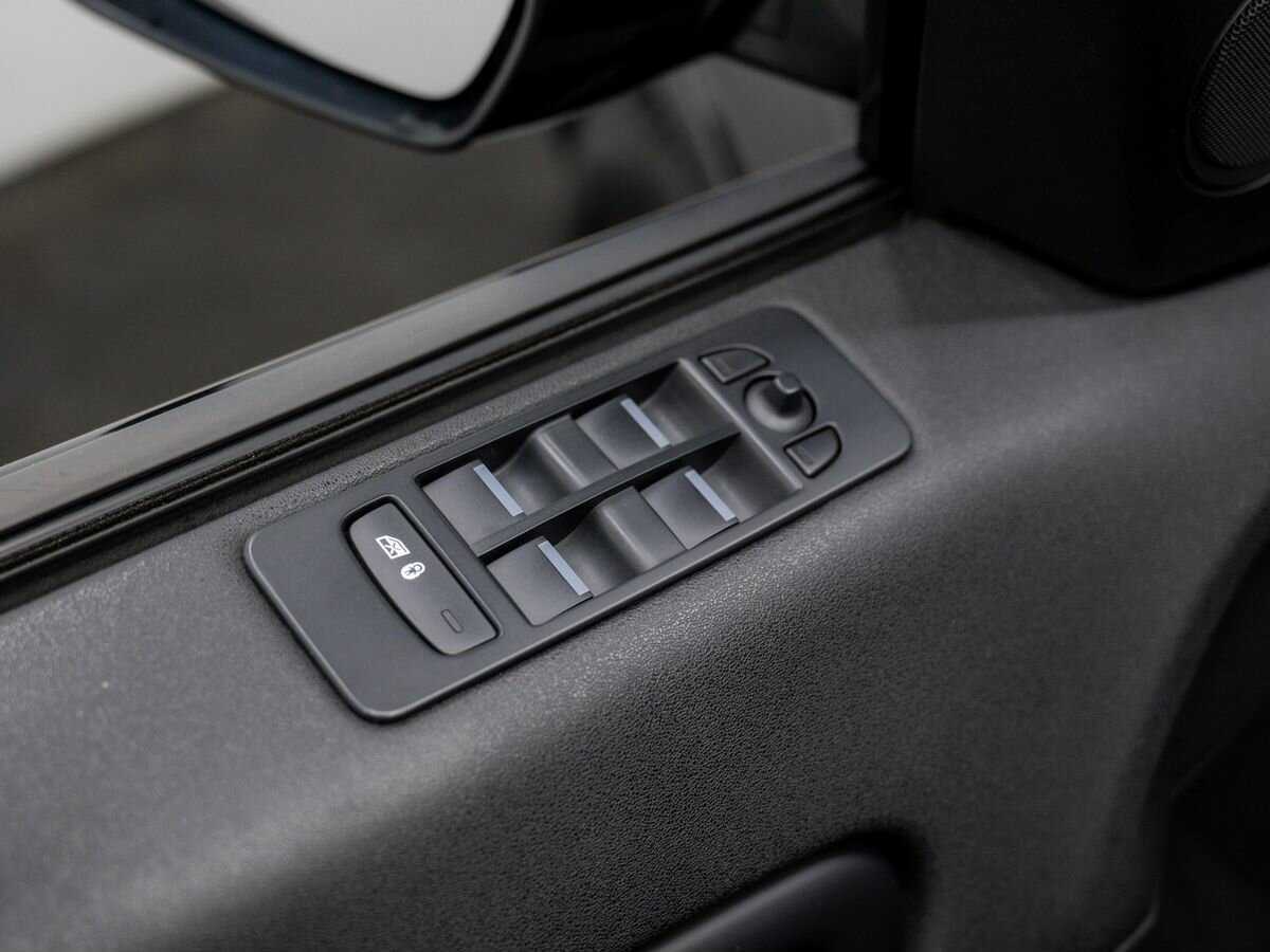 Land Rover Discovery Sport с пробегом — 2015 год. Фото: #13