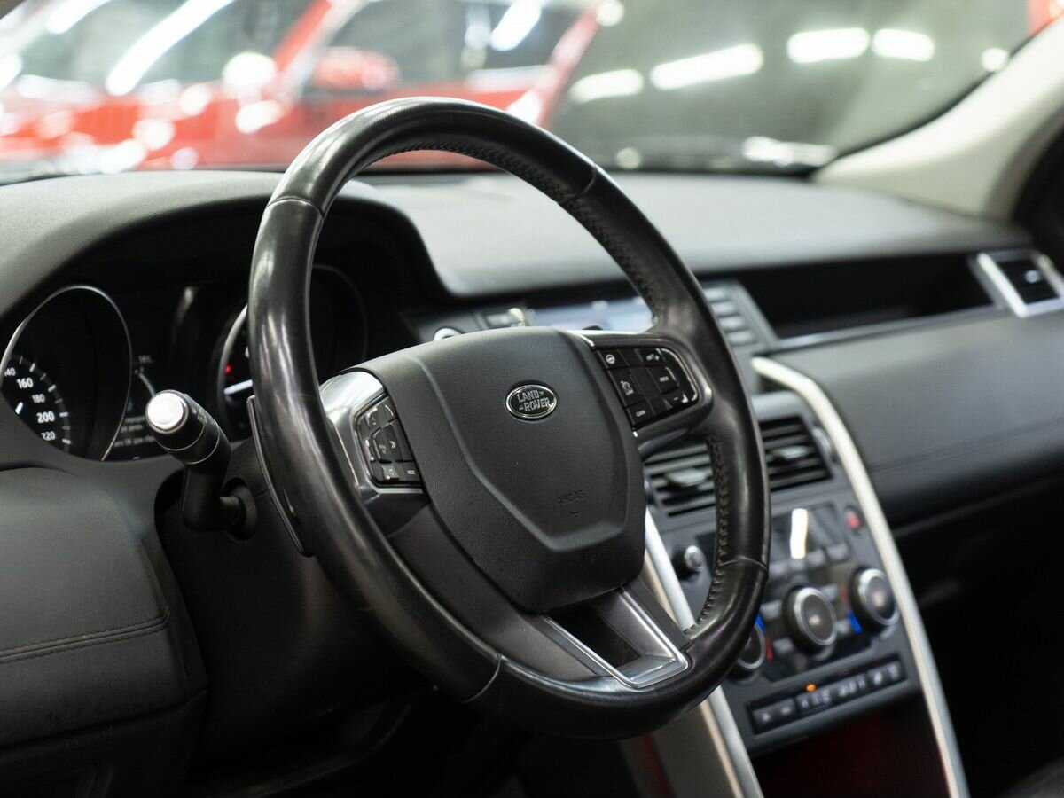 Land Rover Discovery Sport с пробегом — 2017 год. Фото: #4