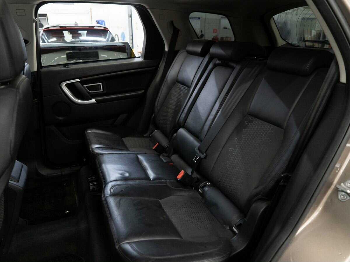 Land Rover Discovery Sport с пробегом — 2017 год. Фото: #6