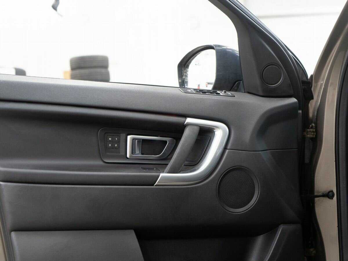 Land Rover Discovery Sport с пробегом — 2017 год. Фото: #15