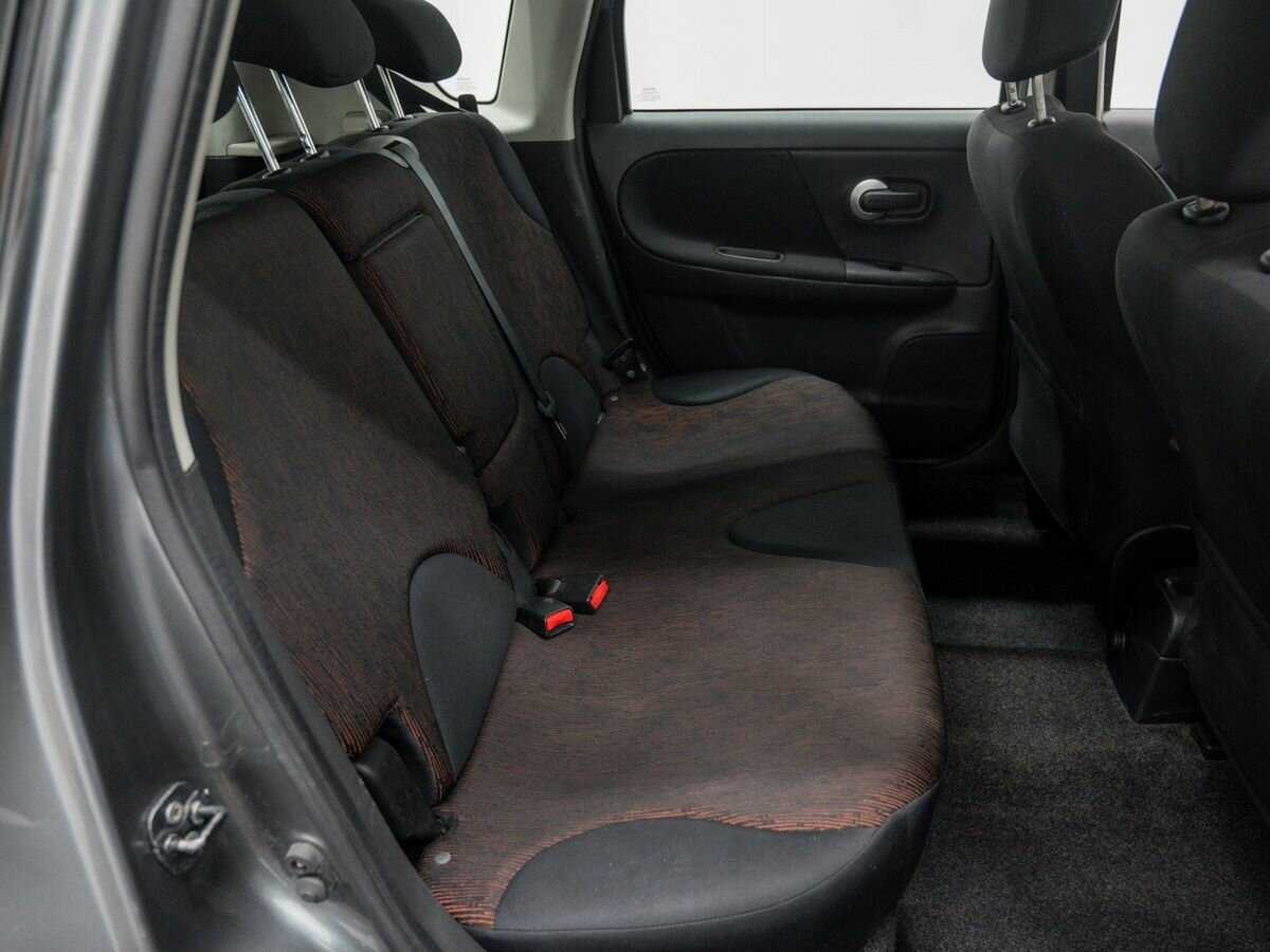 Nissan Note с пробегом — 2011 год. Фото: #8