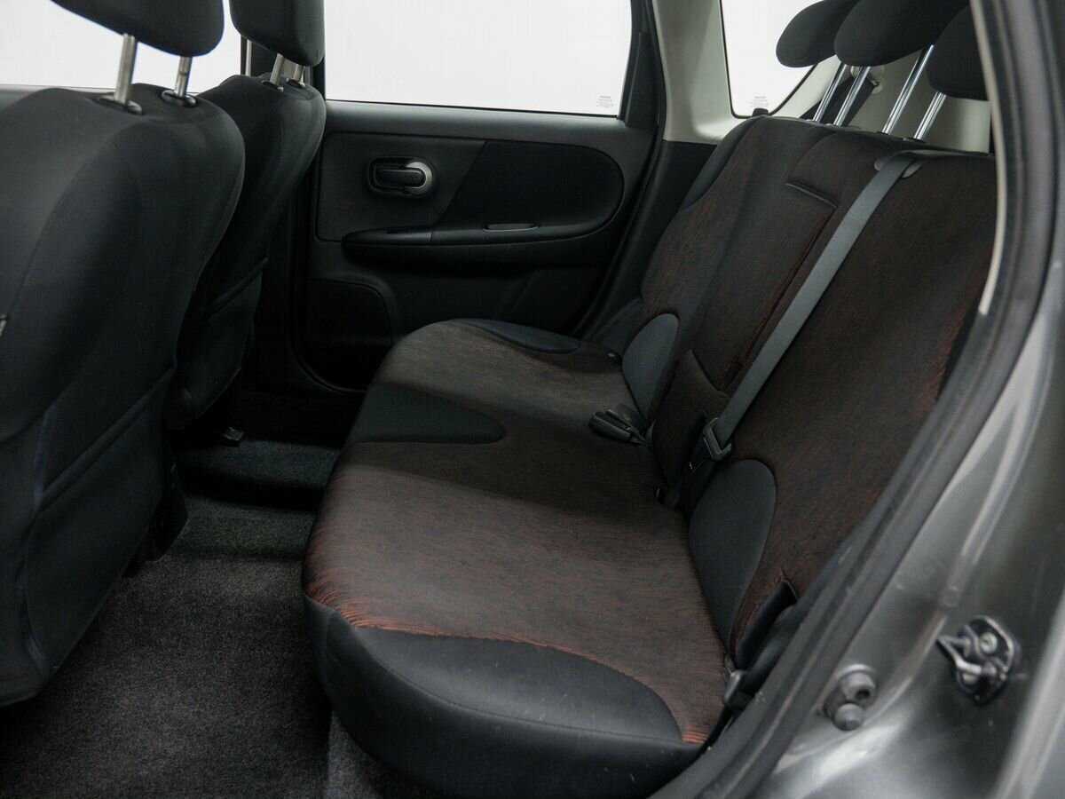 Nissan Note с пробегом — 2011 год. Фото: #11