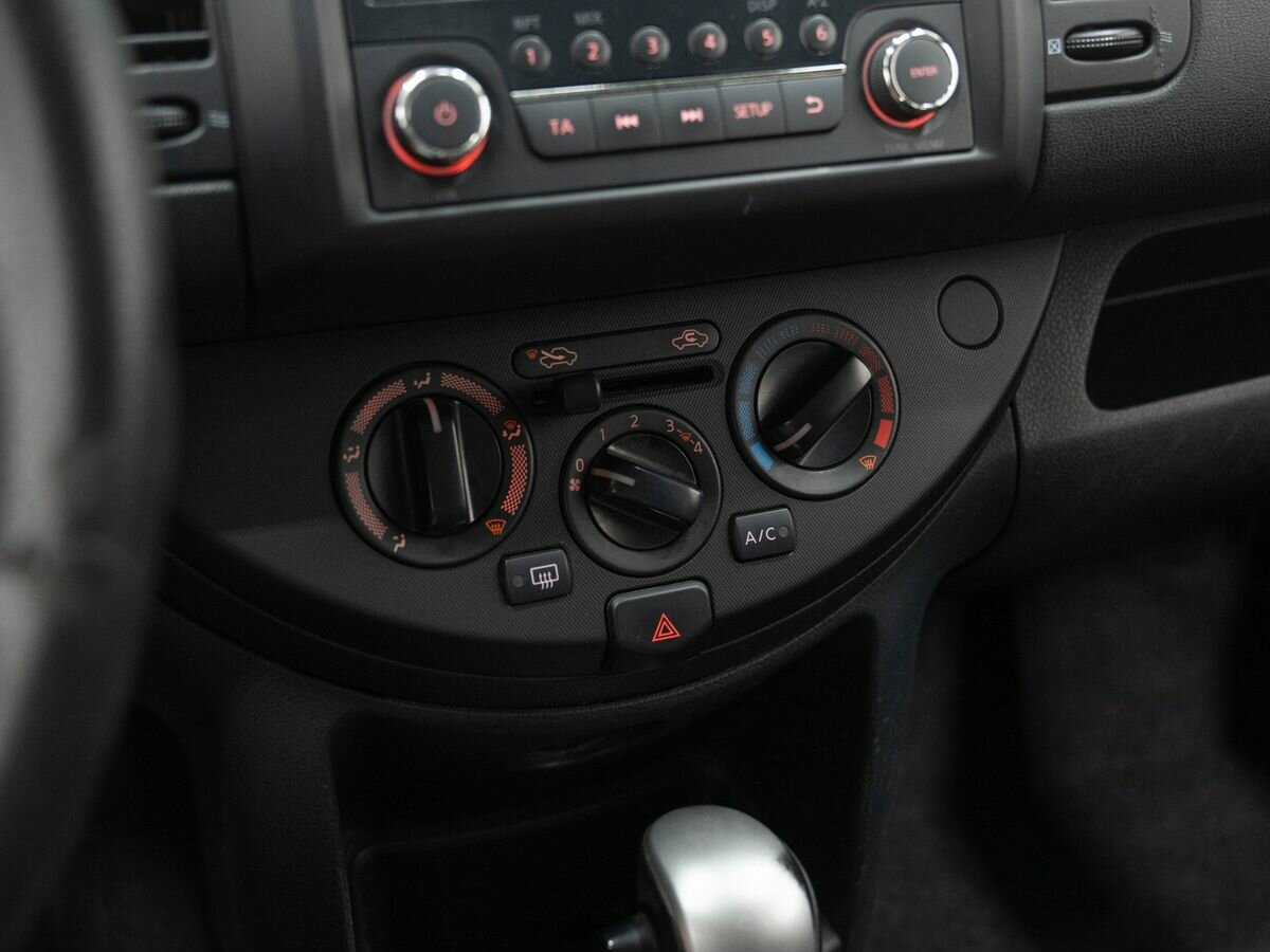 Nissan Note с пробегом — 2011 год. Фото: #18