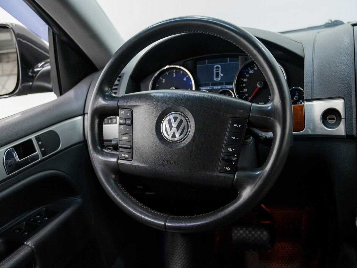 Volkswagen Touareg с пробегом — 2009 год. Фото: #10