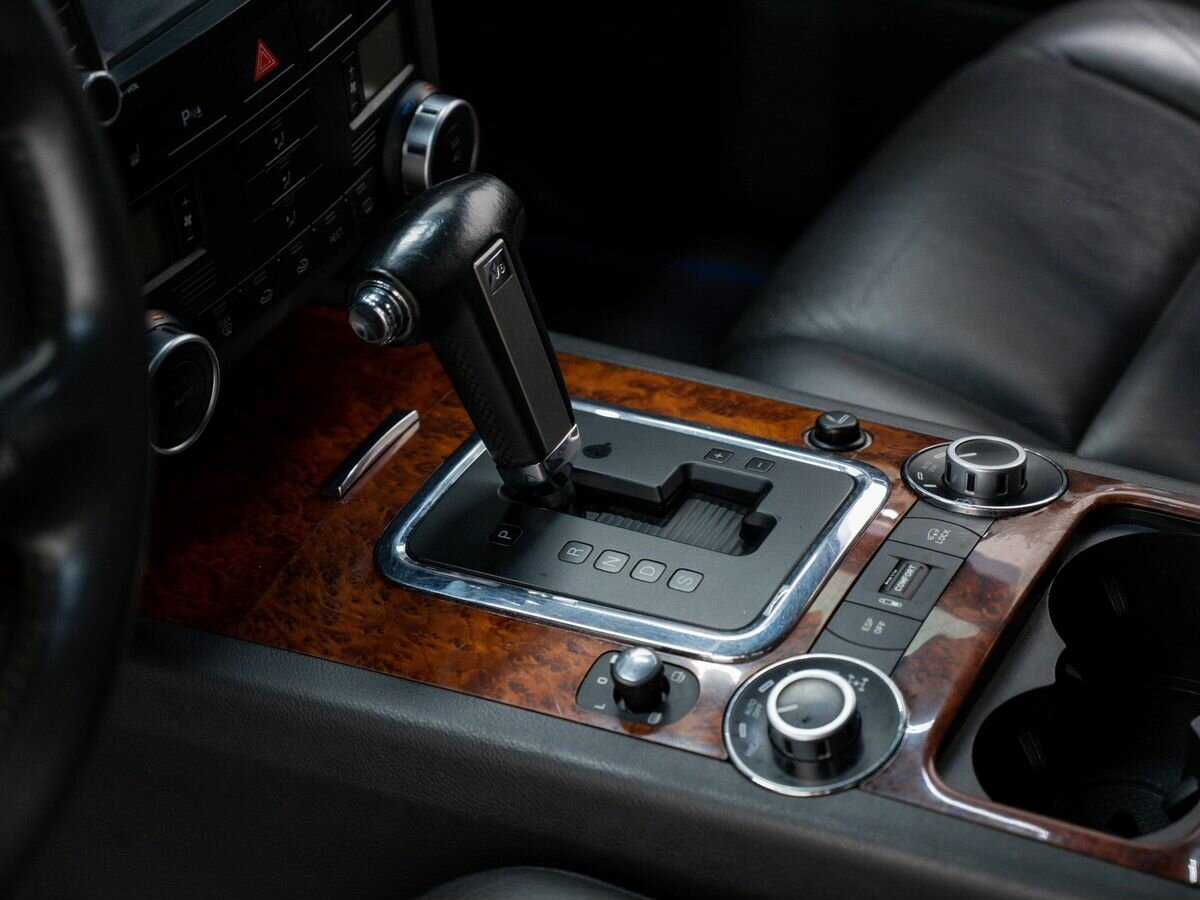 Volkswagen Touareg с пробегом — 2009 год. Фото: #16