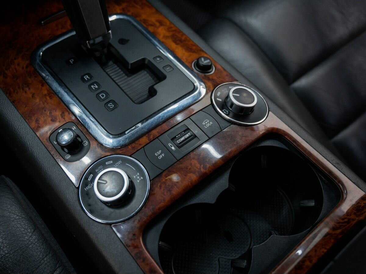 Volkswagen Touareg с пробегом — 2009 год. Фото: #17