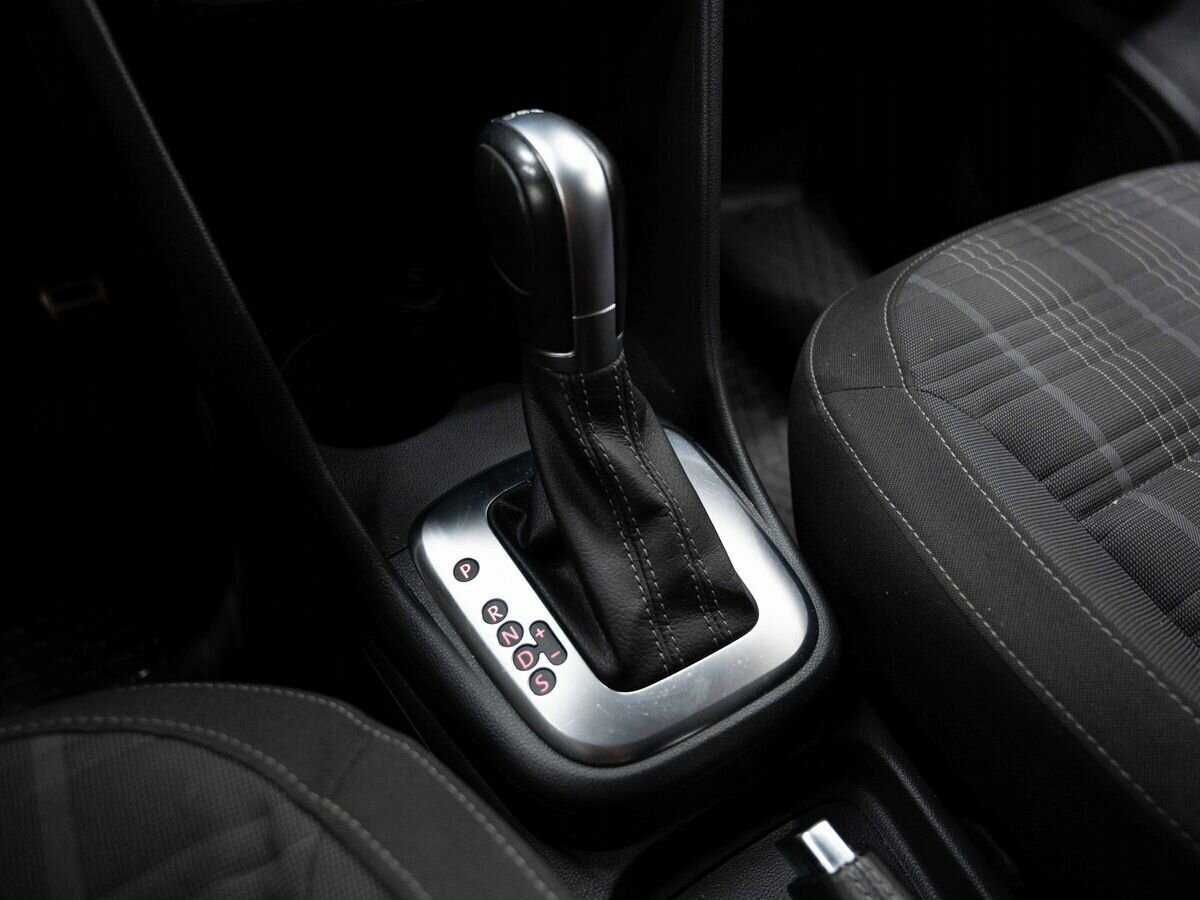 Volkswagen Polo с пробегом — 2016 год. Фото: #18