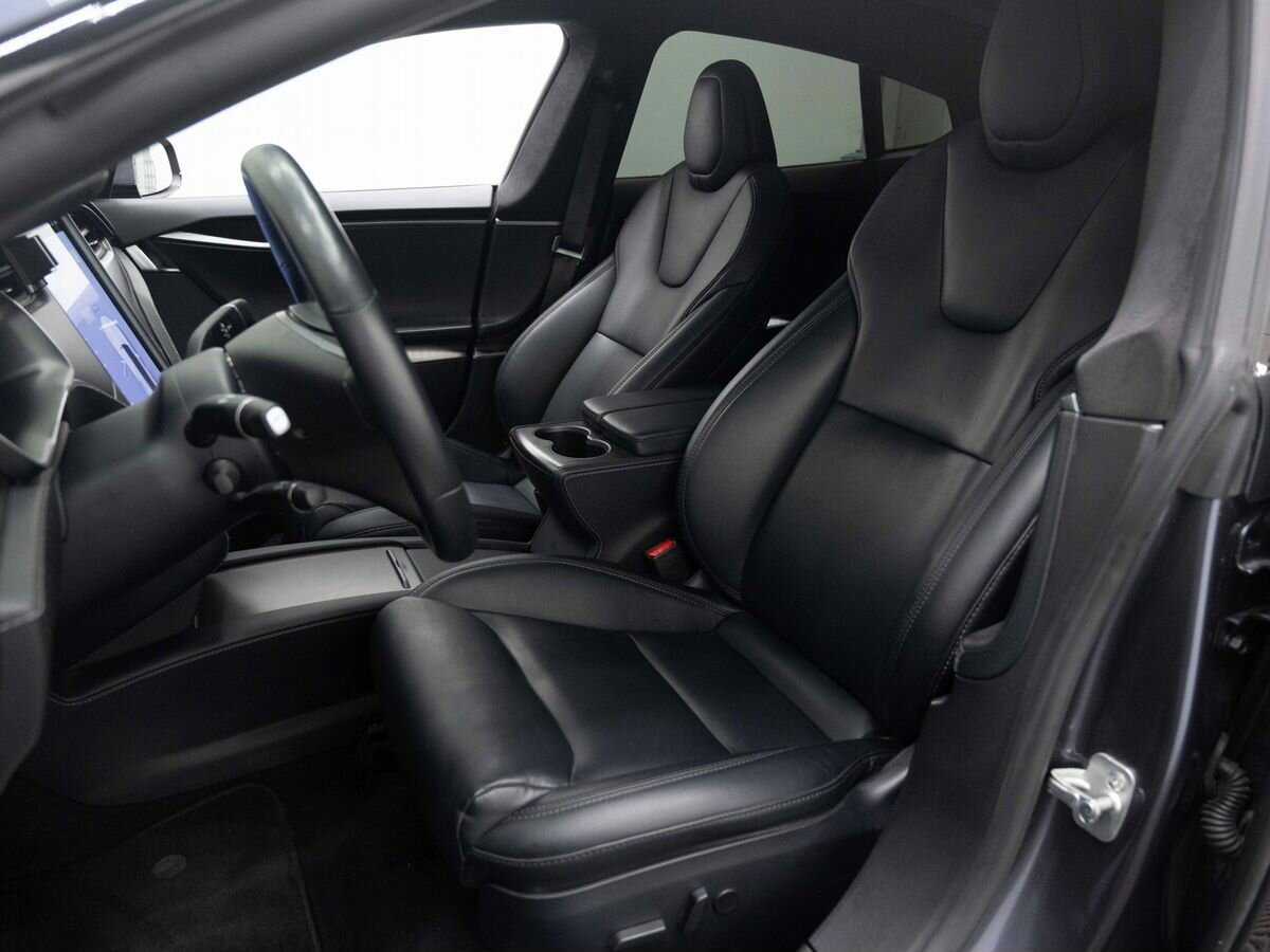 Tesla Model S с пробегом — 2020 год. Фото: #7