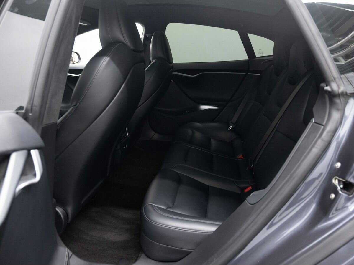 Tesla Model S с пробегом — 2020 год. Фото: #8