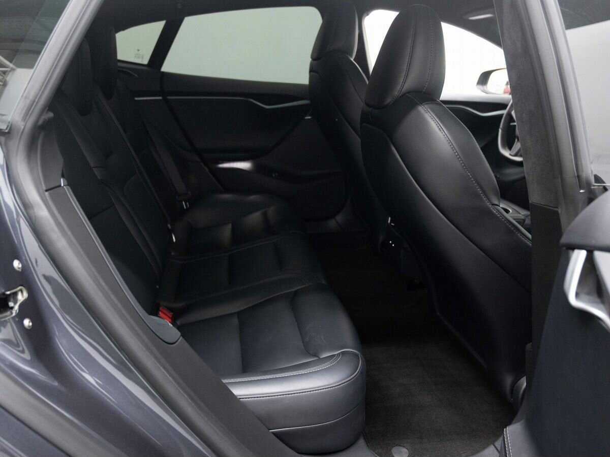 Tesla Model S с пробегом — 2020 год. Фото: #9