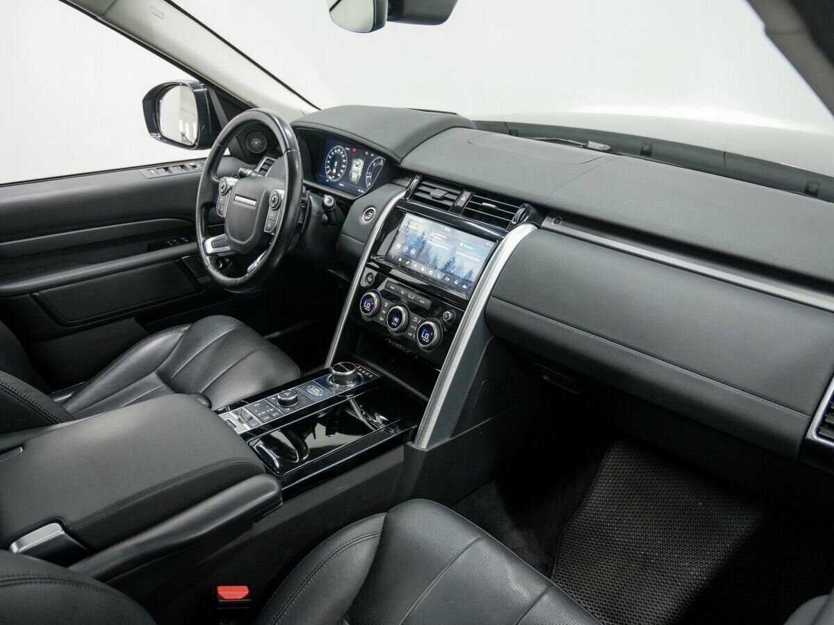 Land Rover Discovery с пробегом — 2017 год. Фото: #6