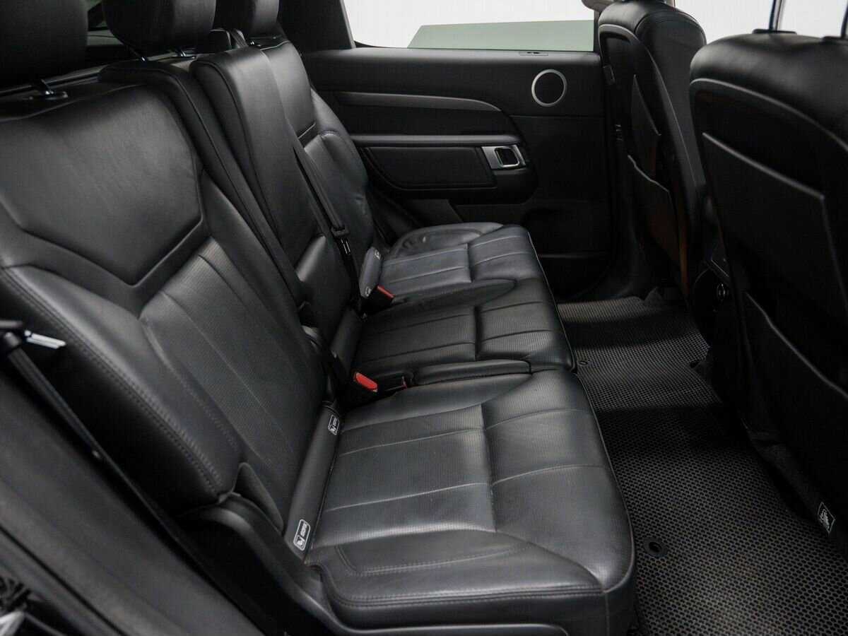 Land Rover Discovery с пробегом — 2017 год. Фото: #8